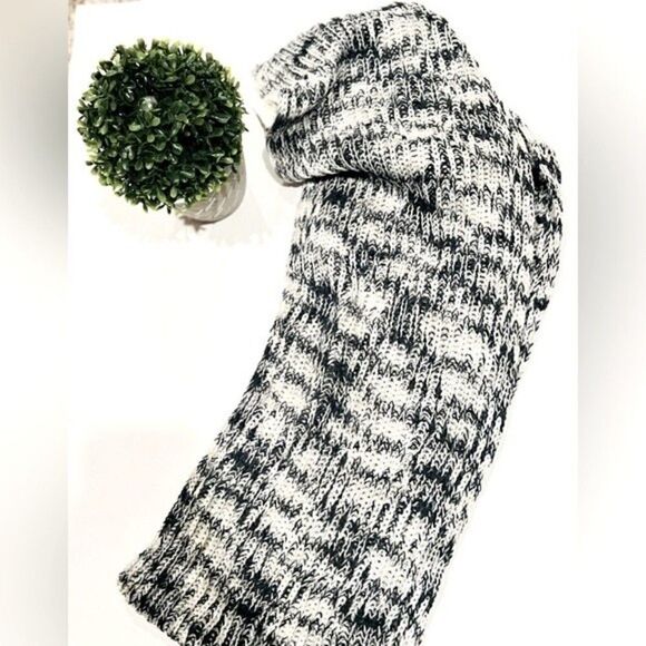 New Style Co Space-Dye Infinity Scarf Black Neutral, women's accessories - Picture 4 of 6